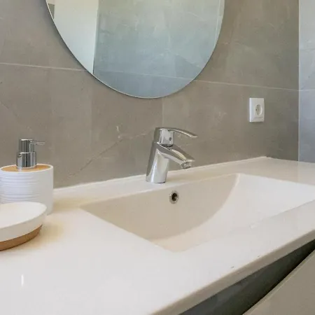 Torre - Free Parking - Swimming Pool - Sea View - By Bedzy Apartment *